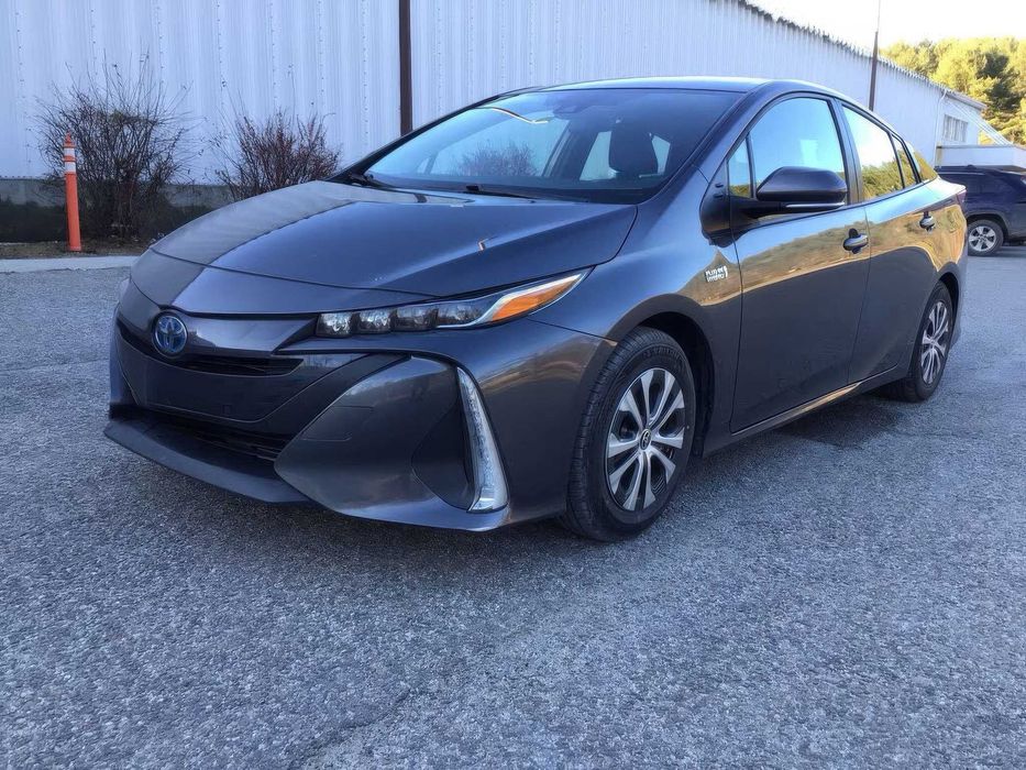 Toyota Prius Prime      2021