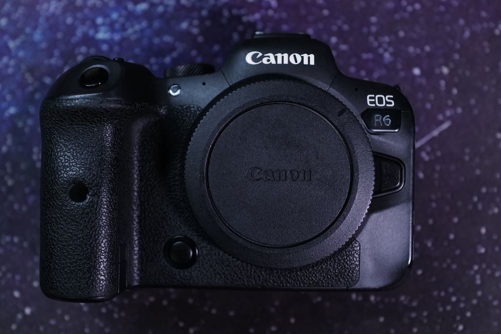 Продам Canon EOS R6 Official