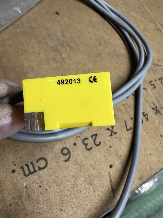 Індуктивний датчик наближення 4 мм IC17CNC04NO-K