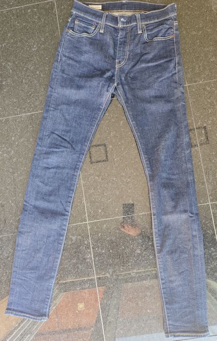 Calças Levi's novas