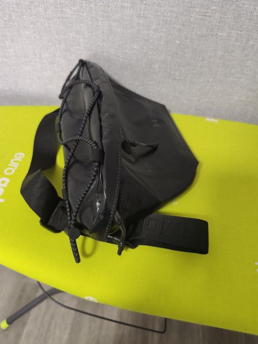 Продам сумку-бананку Under Armour!