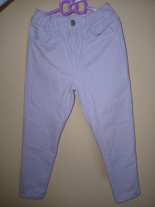 Джинси на 6-7 років.
