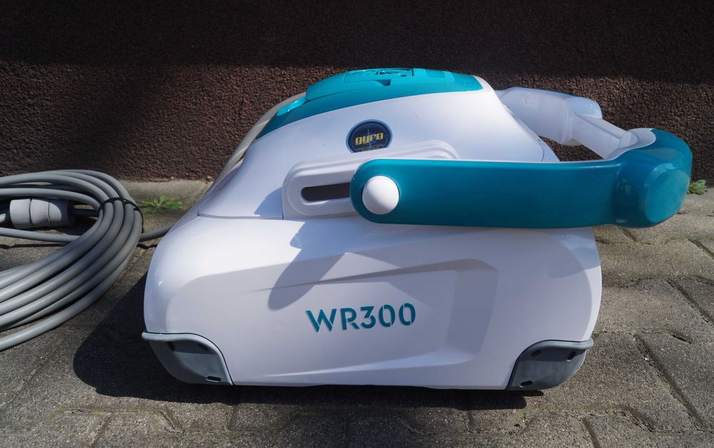 Odkurzacz robot do czyszczenia basenu BWT Aquabot WR300 z żyroskopem