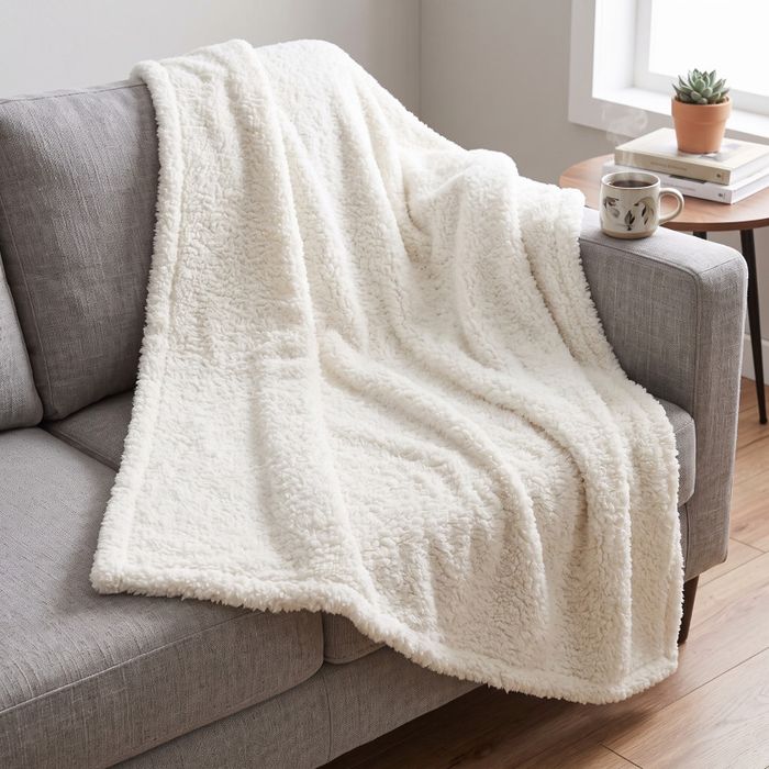 Koc polarowy puszysty baranek 130x160 biały Teddy