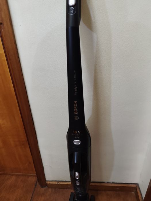 Aspirador modelo Bosch Readyy'y Lithium 2in1. Para peças 


Este aspir