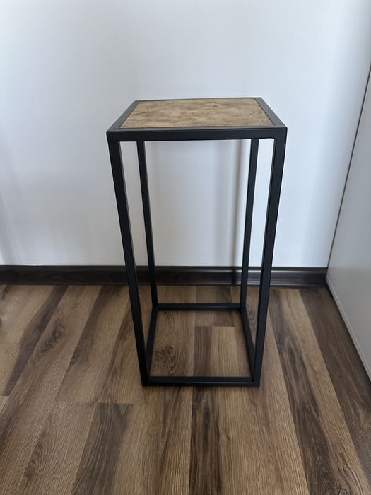 Stojak loftowy metalowy – kwietnik / stojak na dekoracje, na wymiar