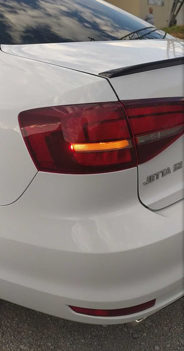 Переделка красных поворотов на желтые Фольксваген джетта 6 США