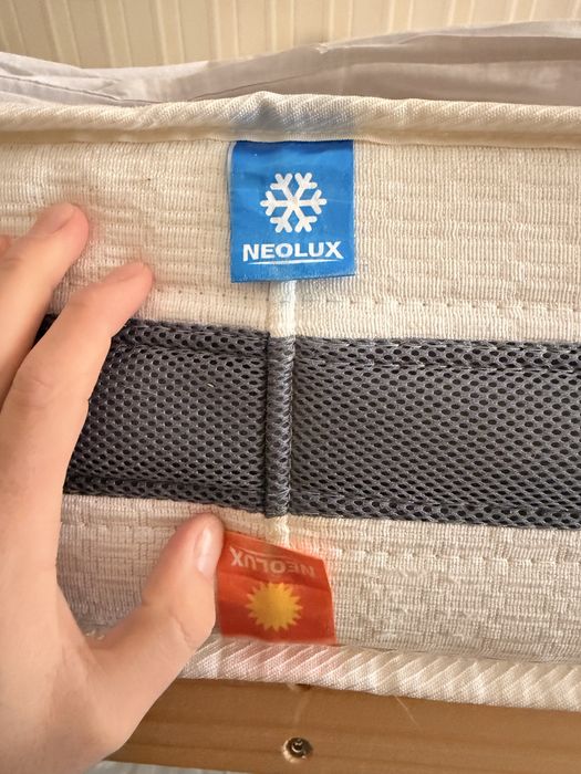 Спальня в сборе,матрас ,двухспальная кровать ,шкаф,тумба