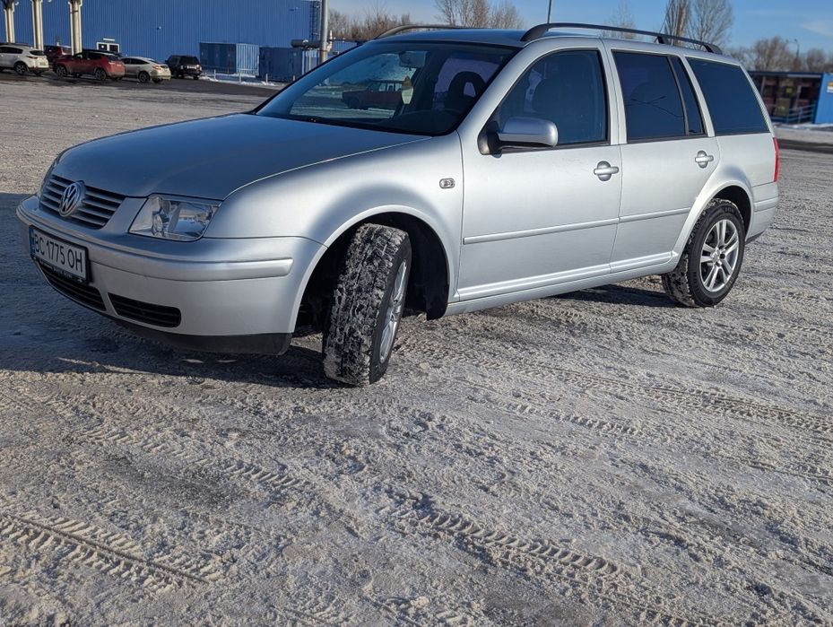 Продам Фольксваген Бора універсал  1,6 МРІ