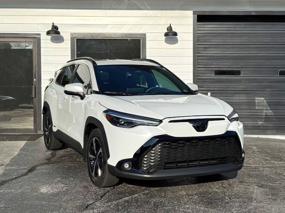 Toyota Corolla Cross      2024