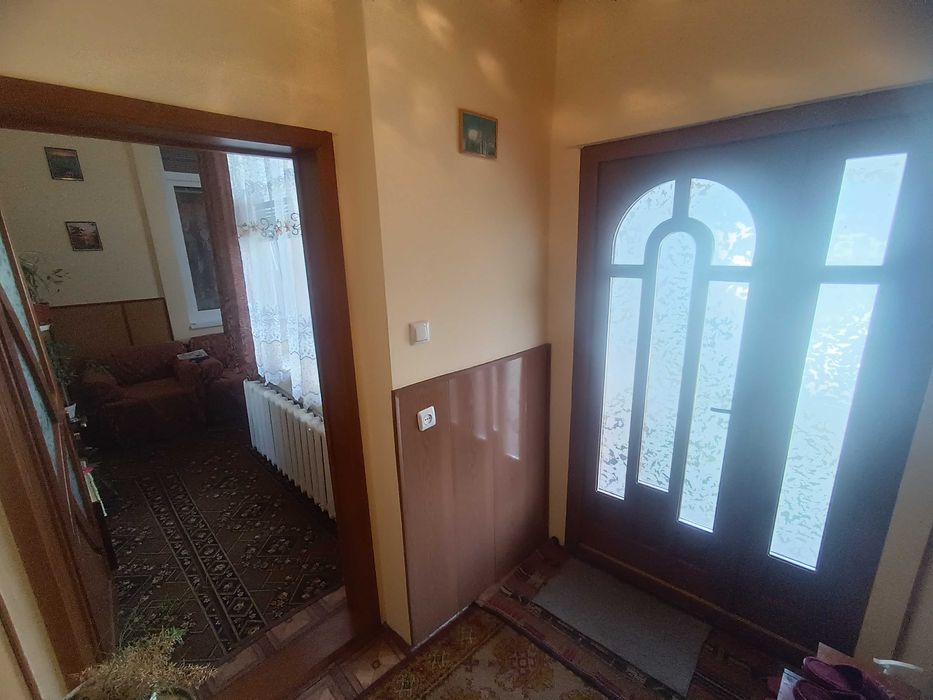 КВАРТИРА:94кв.м,ЦЕНТР,ІСТОРИЧНА ЗАБУДОВА,відмінний стан,підвал 45кв.м.