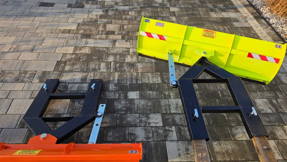 Pług śnieżny do wózka widłowego