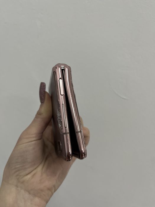 Телефон Samsung Galaxy Flip Z 8/128gb