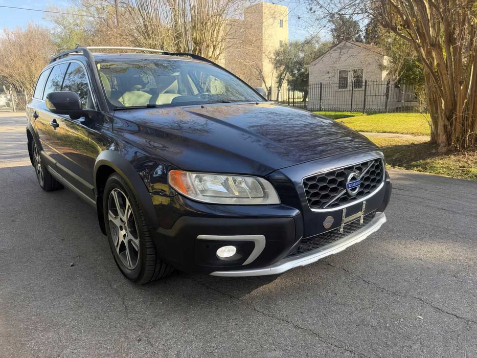 Volvo XC70 T6      2015