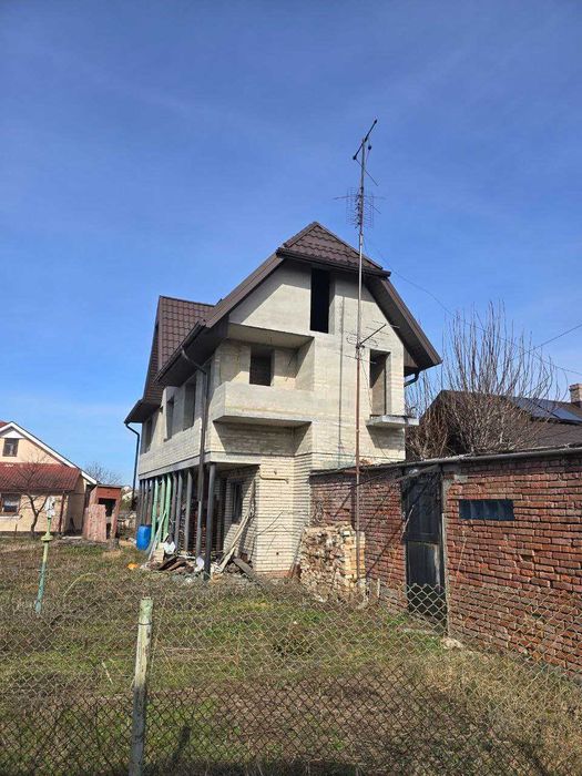 Продаж недобудованого будинку (коробка) 100 кв.м.