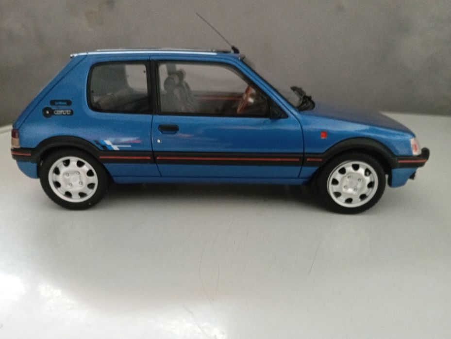 Miniaturas de carros 1.18