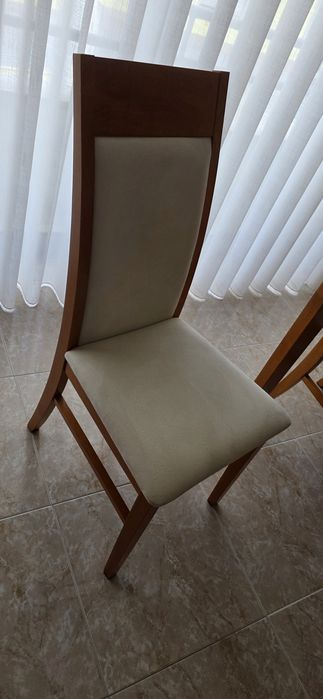 Mesa e cadeiras de sala de Jantar