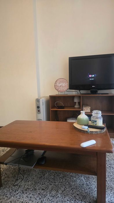 Mobília completa de sala — mesa de jantar extensível + 4 cadeiras
