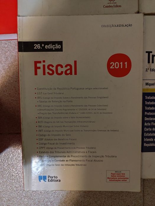 Vários livros direito