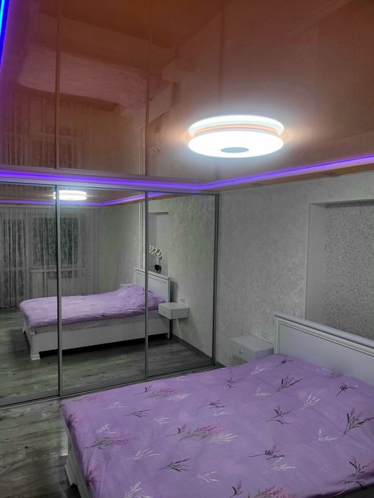 ЦЕНТР. Квартира- студия  посуточно.