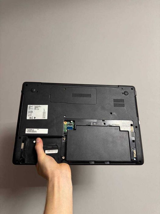 Ноутбук під відновлення/запчастини 15.6 Fujitsu LifeBook A556 i5 6200u