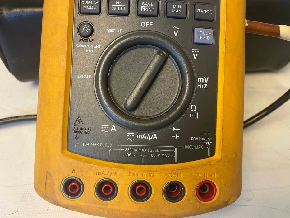 Multímetro FLUKE - 867B