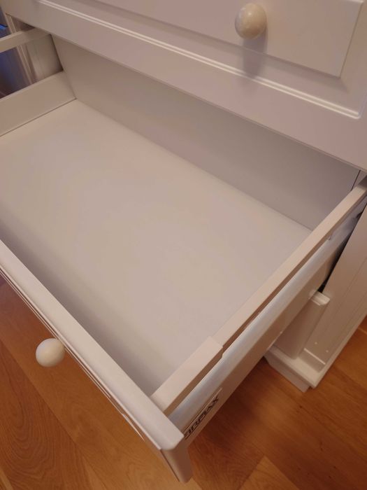 Komplet białych szafek w b. dobrym stanie