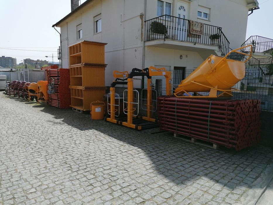 2000 kg Adjustable and Extendable Pallet Clamp Crane64737835506050124