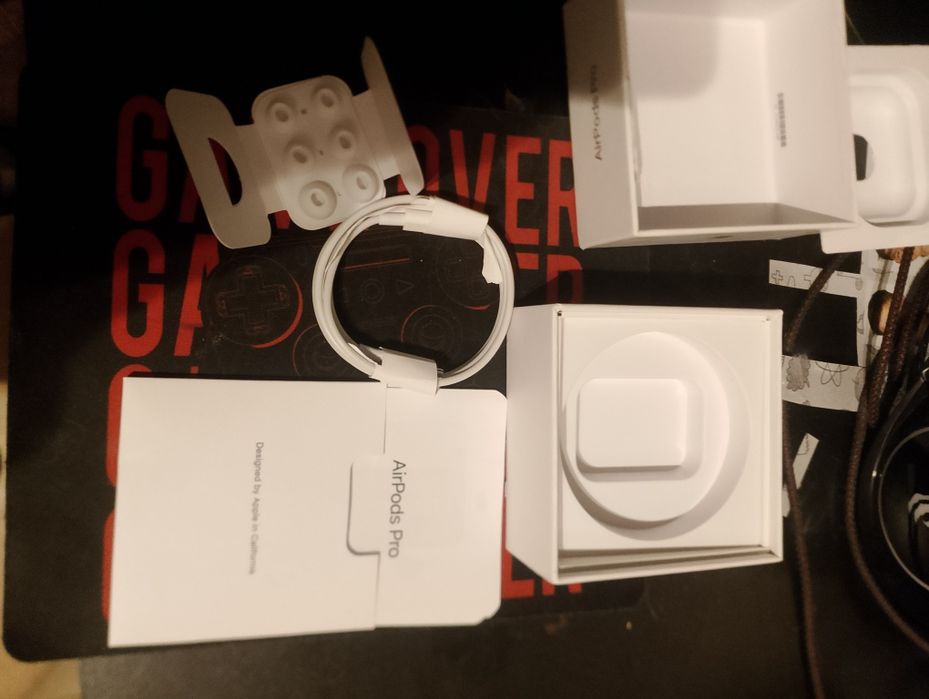 Pudełko po air pods pro 2
