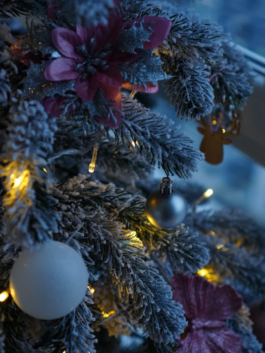 Штучна ялинка засніжена