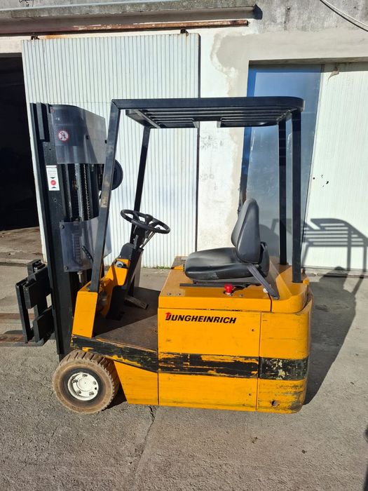 Empilhador elétrico Jungheinrich