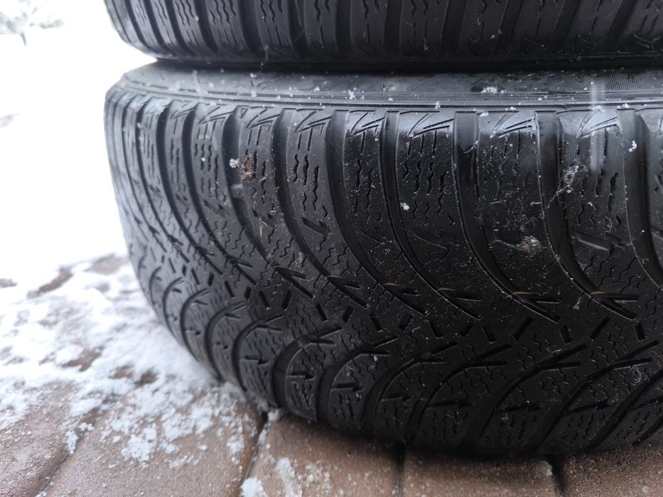 Opony zimowe 215/60R16