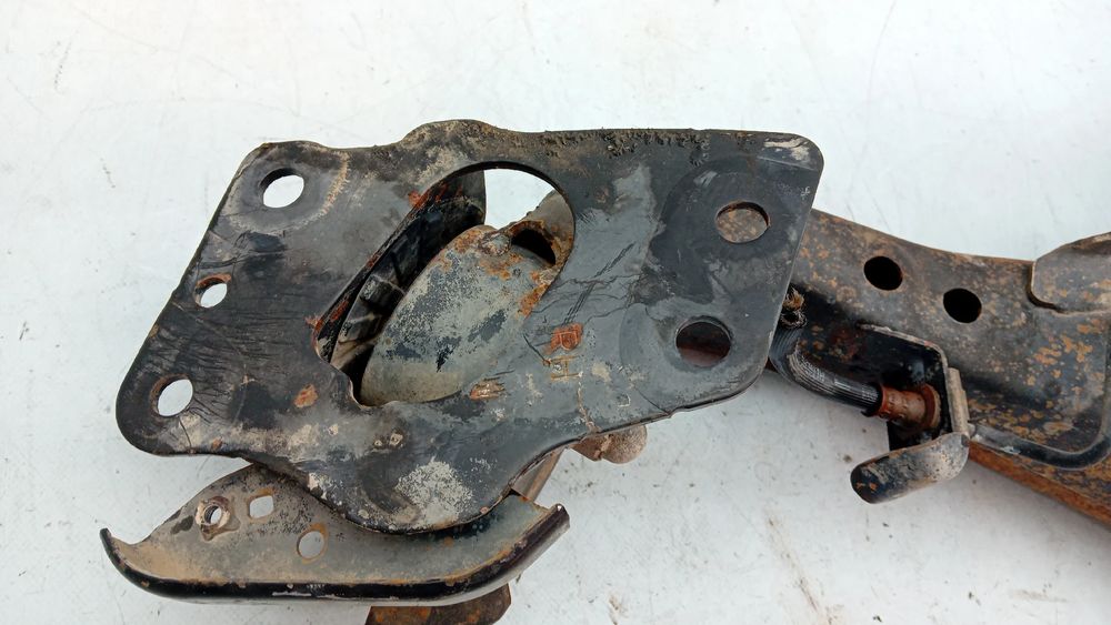 Braço de suspensão trás direito NISSAN X-Trail (T30)