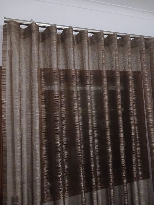 Vendo 4 cortinas, junto ou em separado, incluindo também os varões em inox