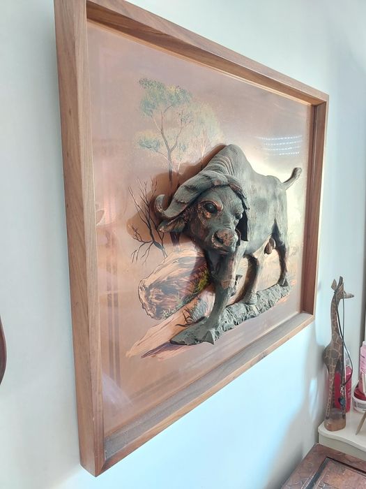 Quadro em alto relevo de touro