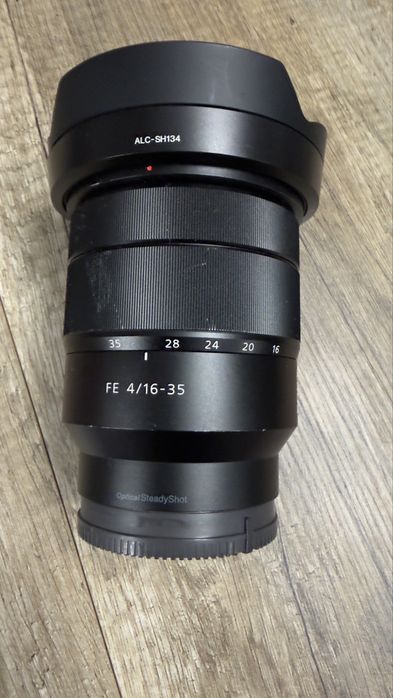 Sony lente ZEISS FE 4/16-35 (Full Frame)