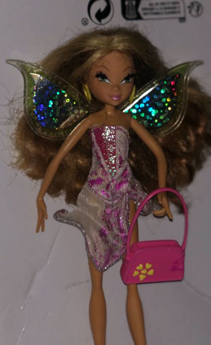 Boneca Flora Winx Pixie Magic
