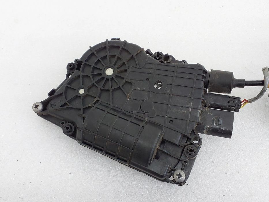 Fechadura / fecho porta trás direito BMW X6 (E71, E72)
