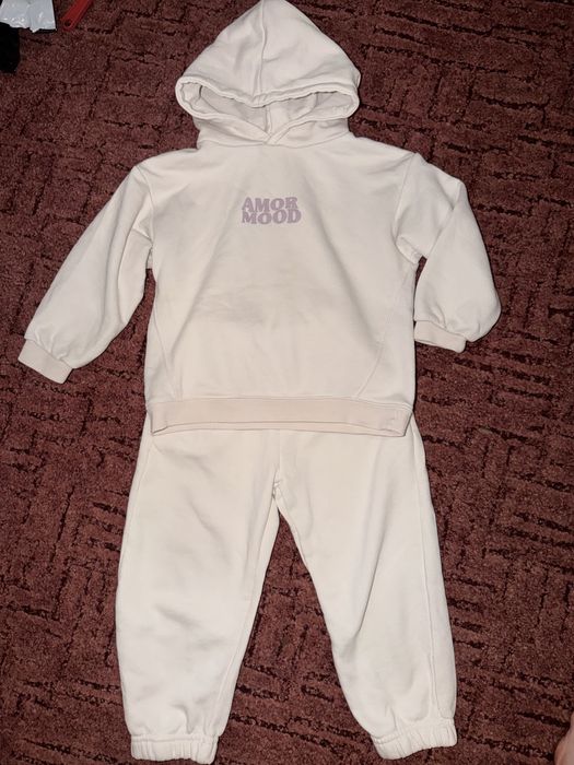Спортивний костюм Zara для дівчинки 104 см