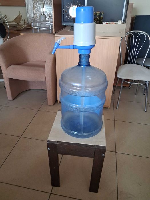 Кулер для води бутиль ручна помпа и тумба