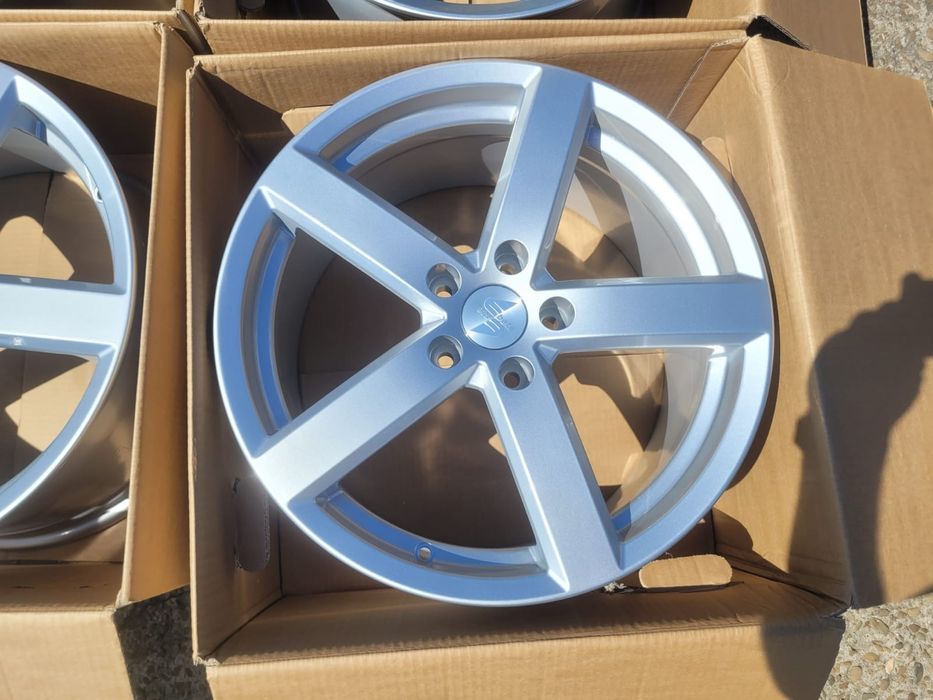 Felgi aluminiowe 5x112 8j 38 9j et 49 18" przód tył.