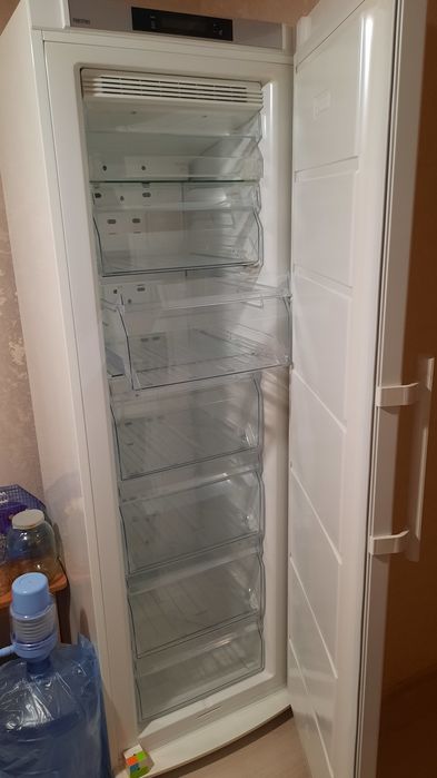 Морозильный холодильник