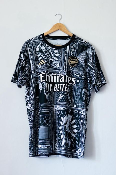 Arsenal London, Adidas