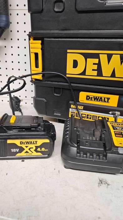 Wkrętarka udarowa DeWalt DCD100 18V BL XR 68Nm + 2x4ah