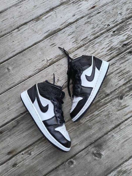 Jordan. Стильні кросівки.  Чудові високі кросівки. Nike Air Jordan.