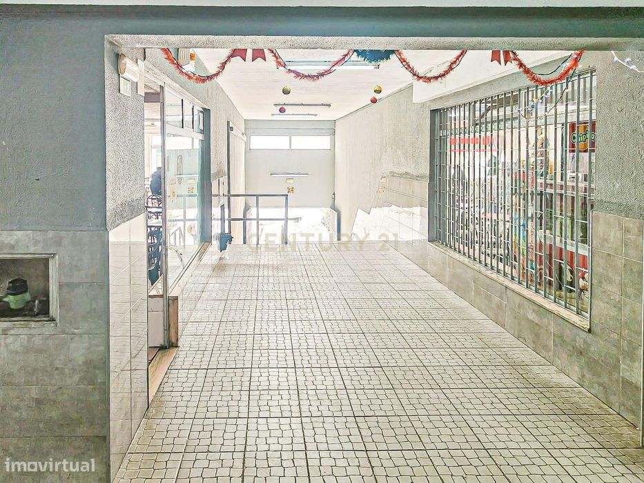Loja para venda no Centro Comercial Zona F