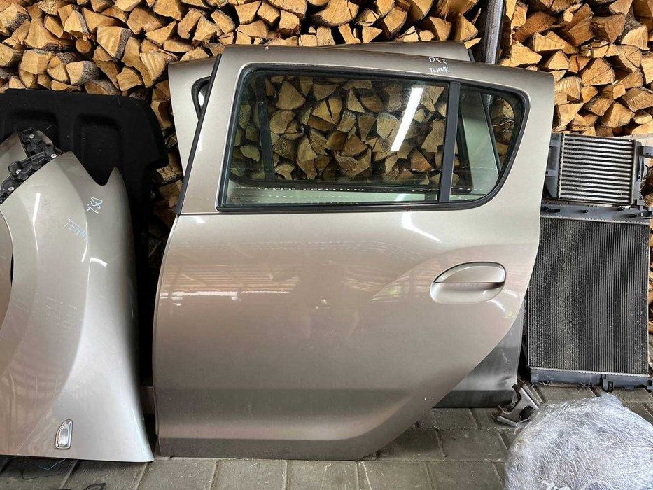 Двері Права / Ліва Renault Dacia Sandero 2 (2013-2020)