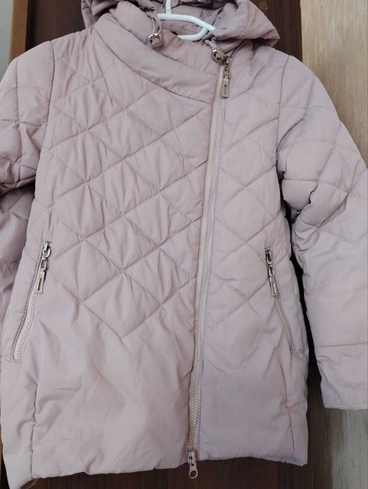 Продам куртку для девочки.