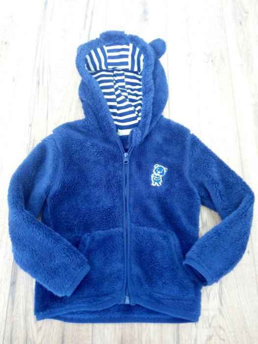 Bluza z kapturem.