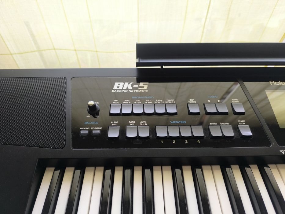 Teclado Roland BK 5 - como novo + case original + caixa origem
